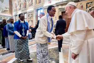 Siostry Misjonarki NMP Królowej Afryki i Misjonarzy Afryki na audiencji u Papieża Franciszeka